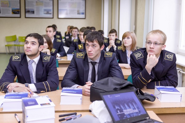 Студенты Санкт-Петербургского Горного университета на встрече с ГК &laquo;Газовик&raquo;